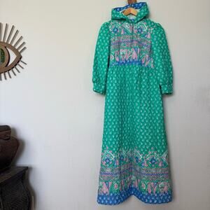 Vintage 60s 70s quilted robe hooded dress butterflies birds floral Sears Sz M